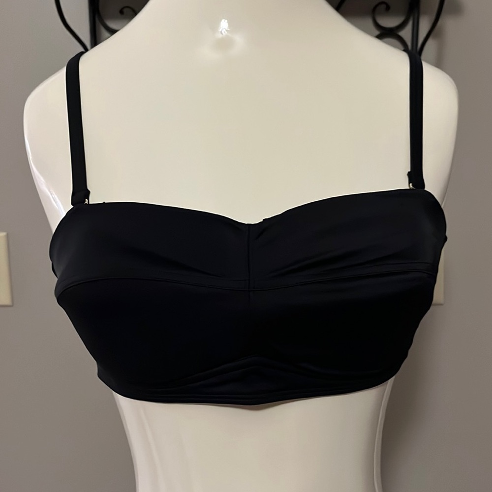 NWT! Adore Me black bikini top w/removable straps. Size L.